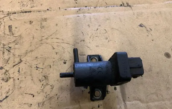 Renault Scenic II - Grand scenic II Turbo solenoid valve 7700113709