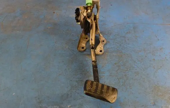 Toyota Prius (XW30) Brake pedal 4710175021
