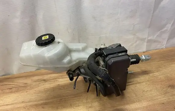 Toyota C-HR I Master brake cylinder 4721010390