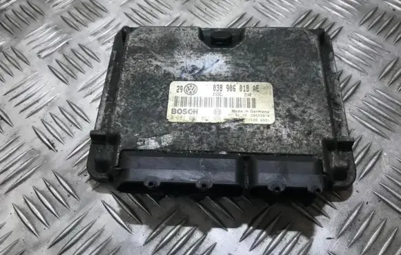 Volkswagen Golf IV Engine control unit/module 038906018ae 0281001851