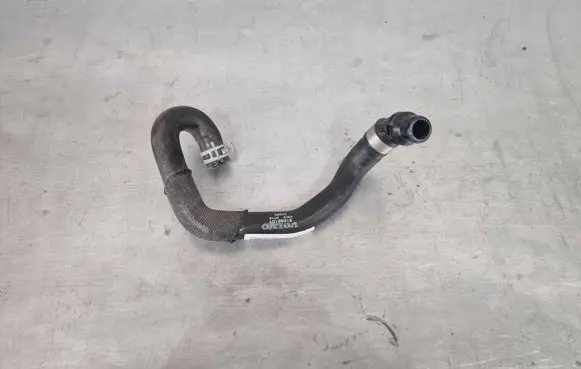 Volvo XC90 Engine coolant pipe/hose 31686101