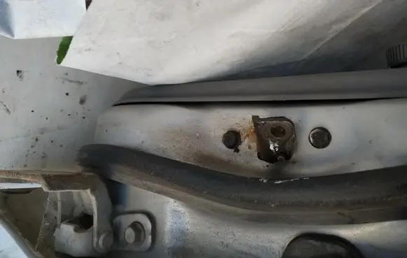KIA Rio Rear door check strap stopper