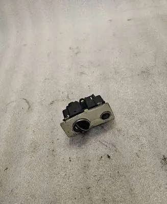 Mercedes-Benz E W211 Light switch 2115450104 04056002