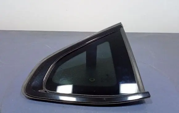 BMW X4 F26 Rear side window 7416548