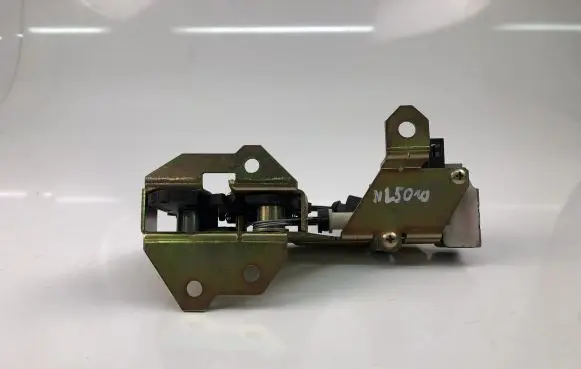 Volkswagen Touareg I Tailgate/trunk/boot lock/catch/latch 7L0827506D