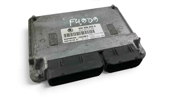 Skoda Fabia Mk1 (6Y) Engine control unit/module 03E906033A