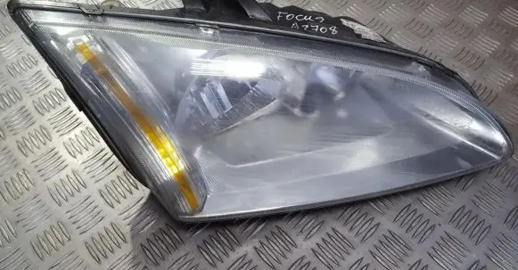 Ford Focus Headlight/headlamp E410180 E410181