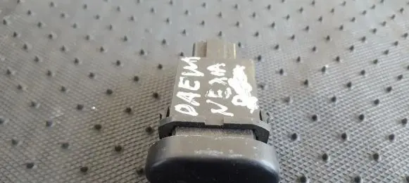 Daewoo Nexia Windscreen/window heater switch 96168693 96168694