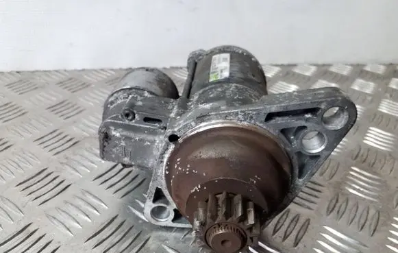 Volkswagen Touran II Starter motor 02Z911024A
