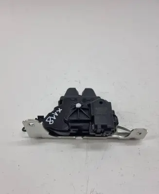 Loading door lock