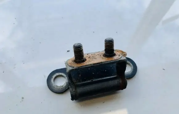 Toyota Avensis Verso Tailgate/trunk/boot hinge