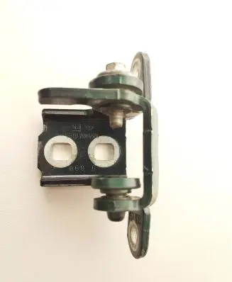 Opel Insignia A Rear door lower hinge A046574 0685