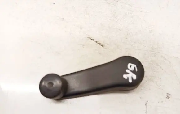Volkswagen Golf III Front door window winding handle 1H0837581