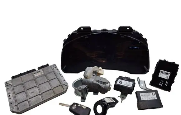 Toyota Avensis T270 Engine ECU kit and lock set 8380005L71 MB2574700954 8966105F20