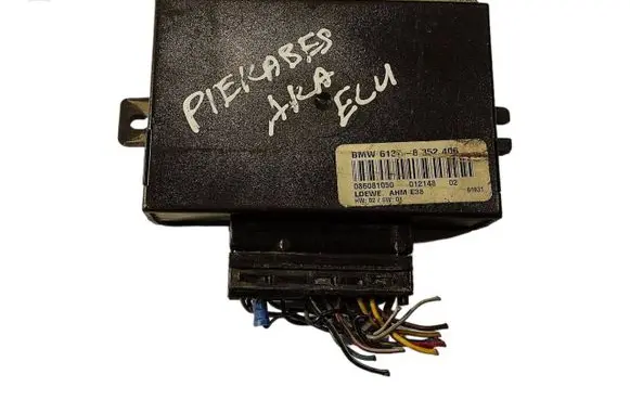 BMW 7 E38 Tow bar trailer control unit/module 8352406 61358352406 086081050