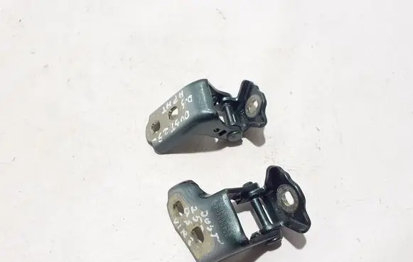 Dacia Duster Rear door upper hinge 804000464R