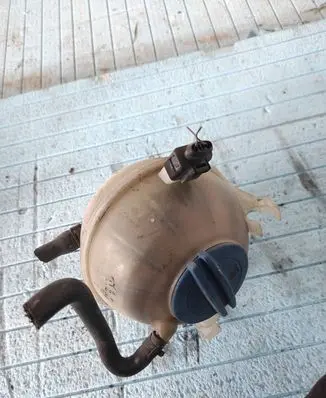 Volkswagen Golf V Coolant expansion tank/reservoir 1K0121407A