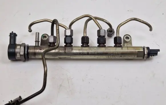 Jaguar XF X250 Fuel main line pipe 9670890580