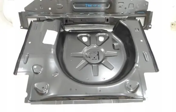 Peugeot 208 II Trunk bottom trim panel