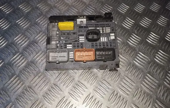 Peugeot 308 BSM Control unit 9666700480 BSMR05 BSMR0500