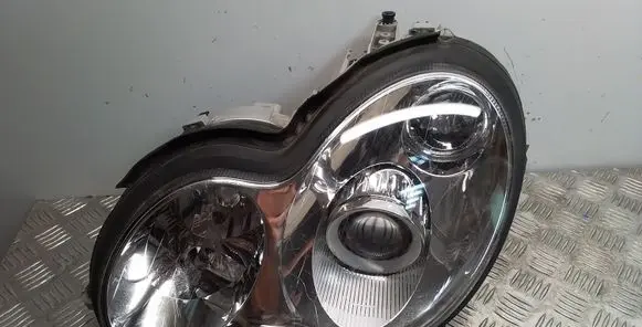 Mercedes-Benz C W203 Headlight/headlamp A2038203761 0301166275