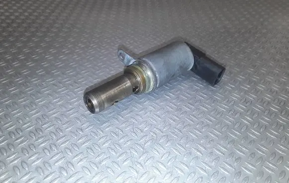 Volkswagen Golf V Camshaft vanos timing valve 03C906455A