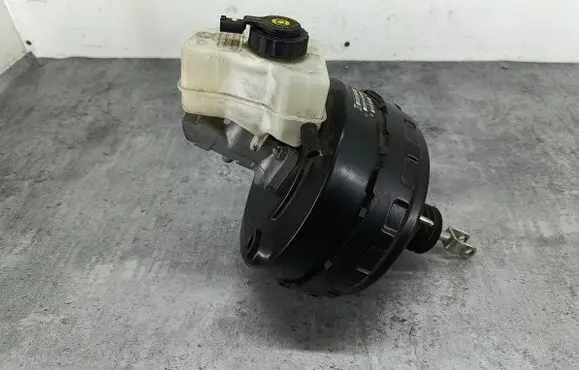 BMW 1 E81 E87 Brake booster 6775929