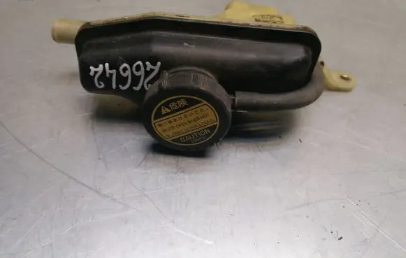 Toyota Prius (XW10) Coolant expansion tank/reservoir