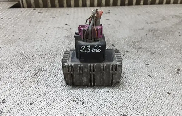 Opel Astra H Glow plug pre-heat relay 55354141