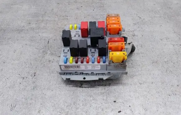 Alfa Romeo 159 Fuse box set 50504455
