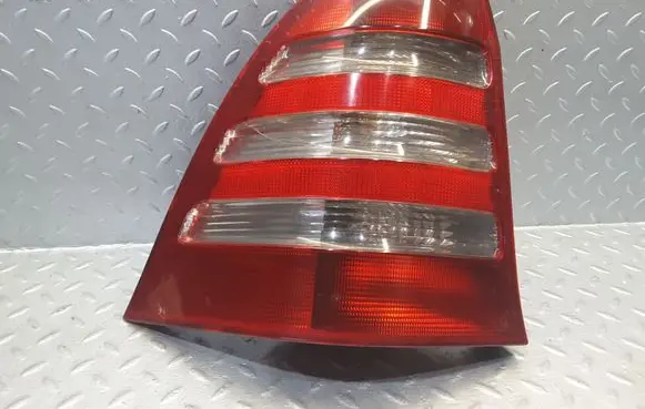 Mercedes-Benz C W203 Rear/tail lights 15355900