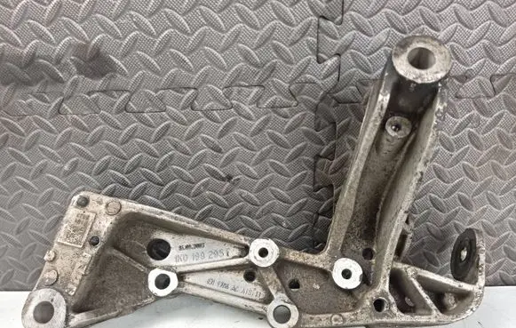 Volkswagen Touran I Engine mounting bracket 1K0199295F