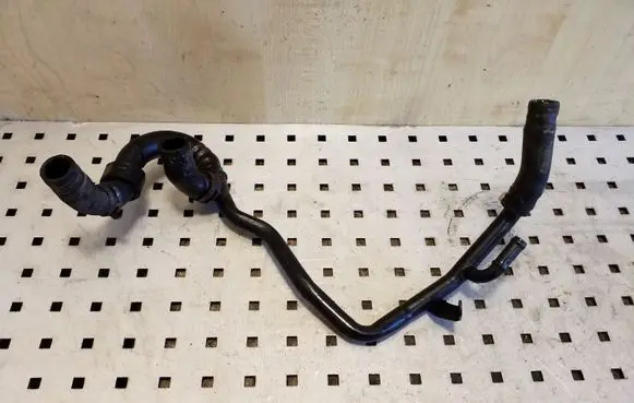 Volkswagen PASSAT B8 Engine coolant pipe/hose 04L121058AE