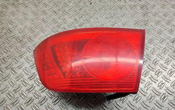 Volkswagen Phaeton Rear/tail lights 3D0945095B