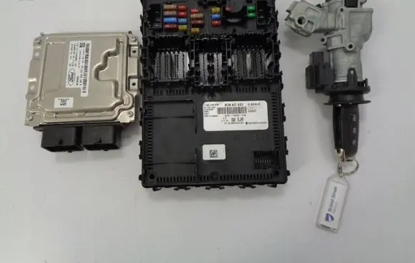 Engine ECU kit and lock set