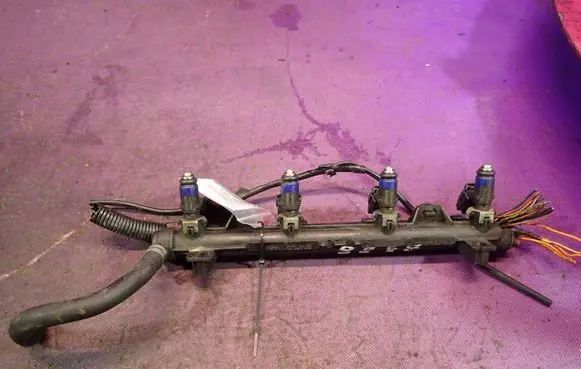 Skoda Fabia Mk1 (6Y) Fuel main line pipe
