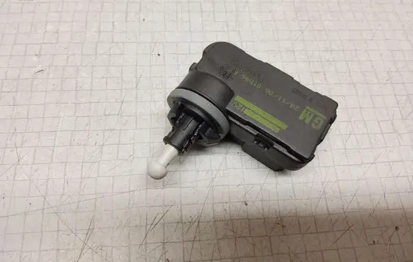 Opel Corsa D Headlight level adjustment motor 