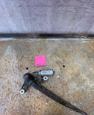 Skoda Octavia Mk2 (1Z) Front wiper linkage and motor 404683US