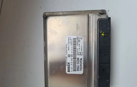Toyota Yaris Engine control unit/module 0281010563 8966152200