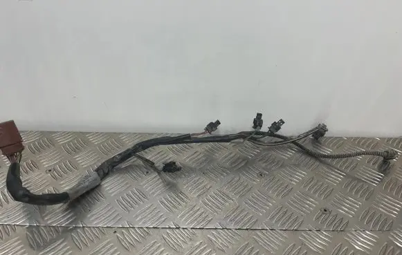 Audi A6 C7 Fuel injector wires 06E971627N