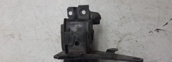 Toyota Avensis T250 Engine mount bracket