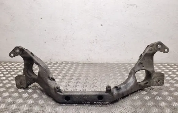 Volkswagen Touareg I Front subframe 7L6199207B