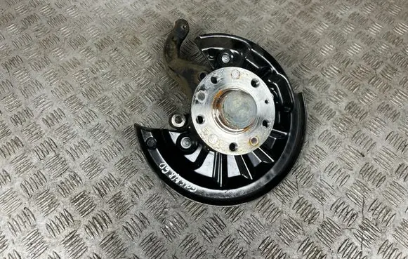 Volkswagen Golf VIII Rear wheel hub