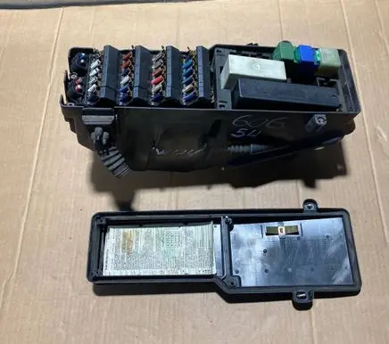Mercedes-Benz E W124 Fuse box set 1245401750 1245400082 1245452100