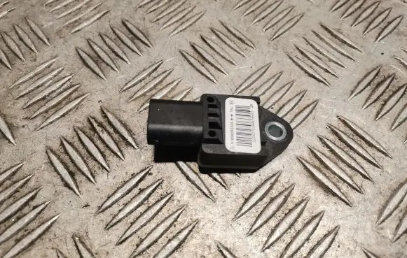 Mercedes-Benz B W245 Airbag deployment crash/impact sensor 1698202226 A1698202226