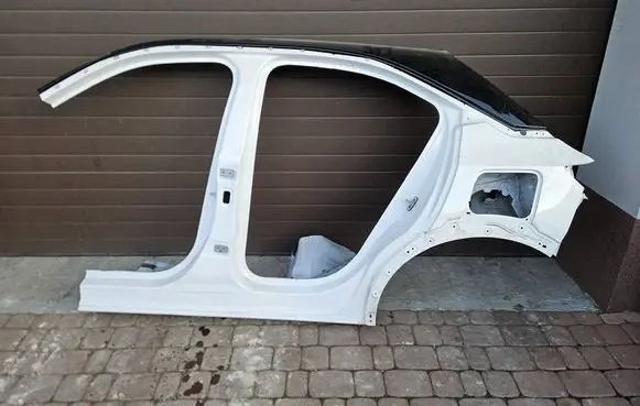 Opel Mokka B Side car body part 
