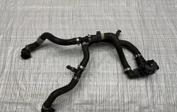 Maserati GranTurismo Water pump 6701798270