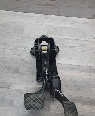 Volkswagen Golf Sportsvan Pedal assembly 5Q1723503J 6PV01062113