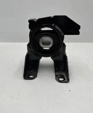 Nissan Leaf II (ZE1) Engine mount bracket