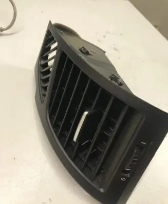 BMW 1 E81 E87 Dashboard side air vent grill/cover trim P0102044
